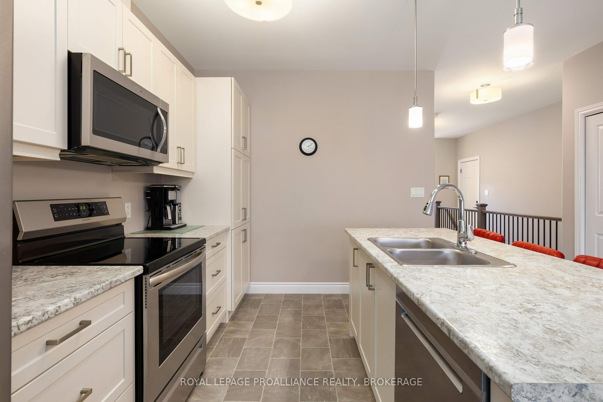 Photo 17 of 193 Sorbie Crescent, Loyalist, Amherstview — HOMEH