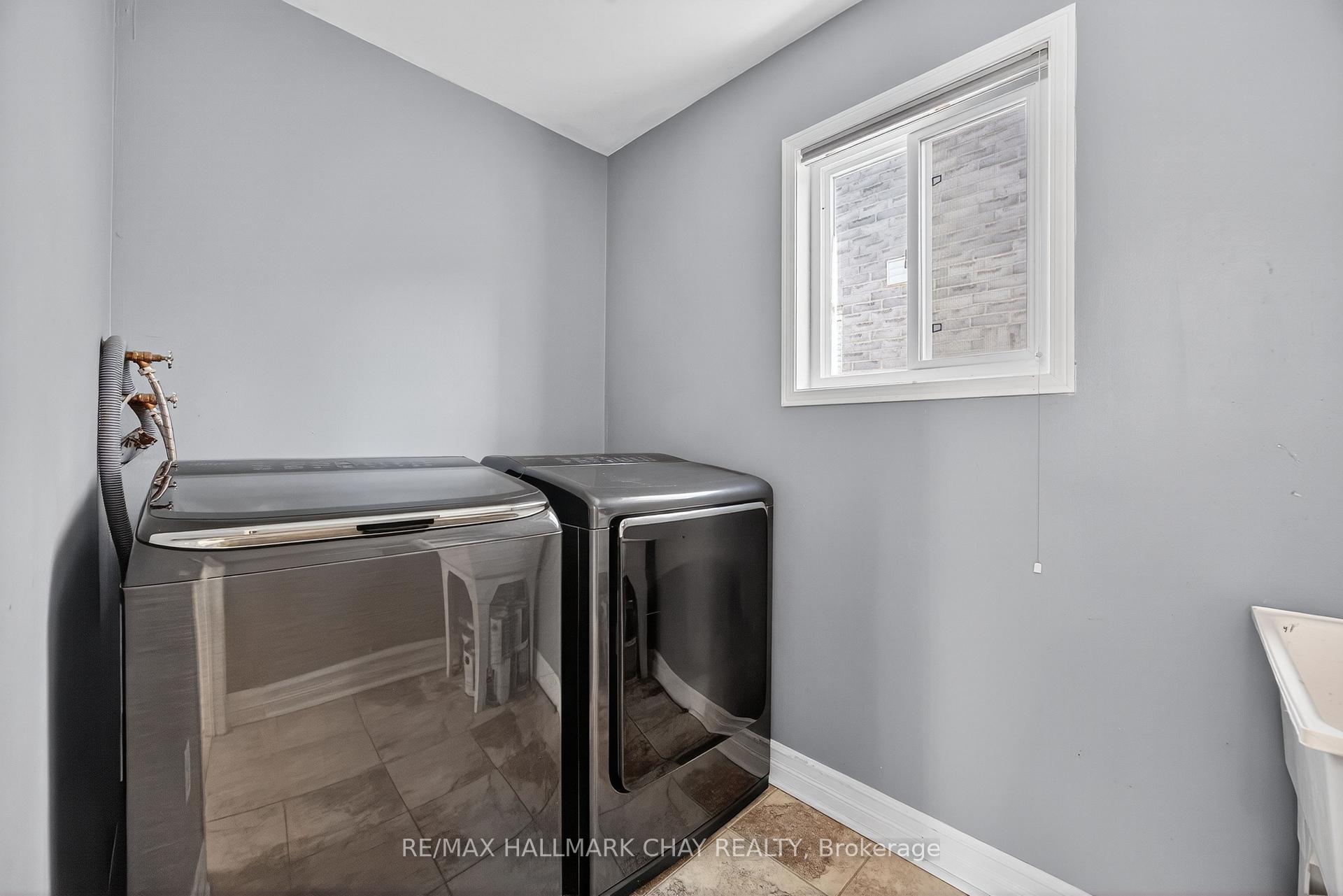 Photo 18 of 2065 Wilson Street, Innisfil, Alcona — HOMEH