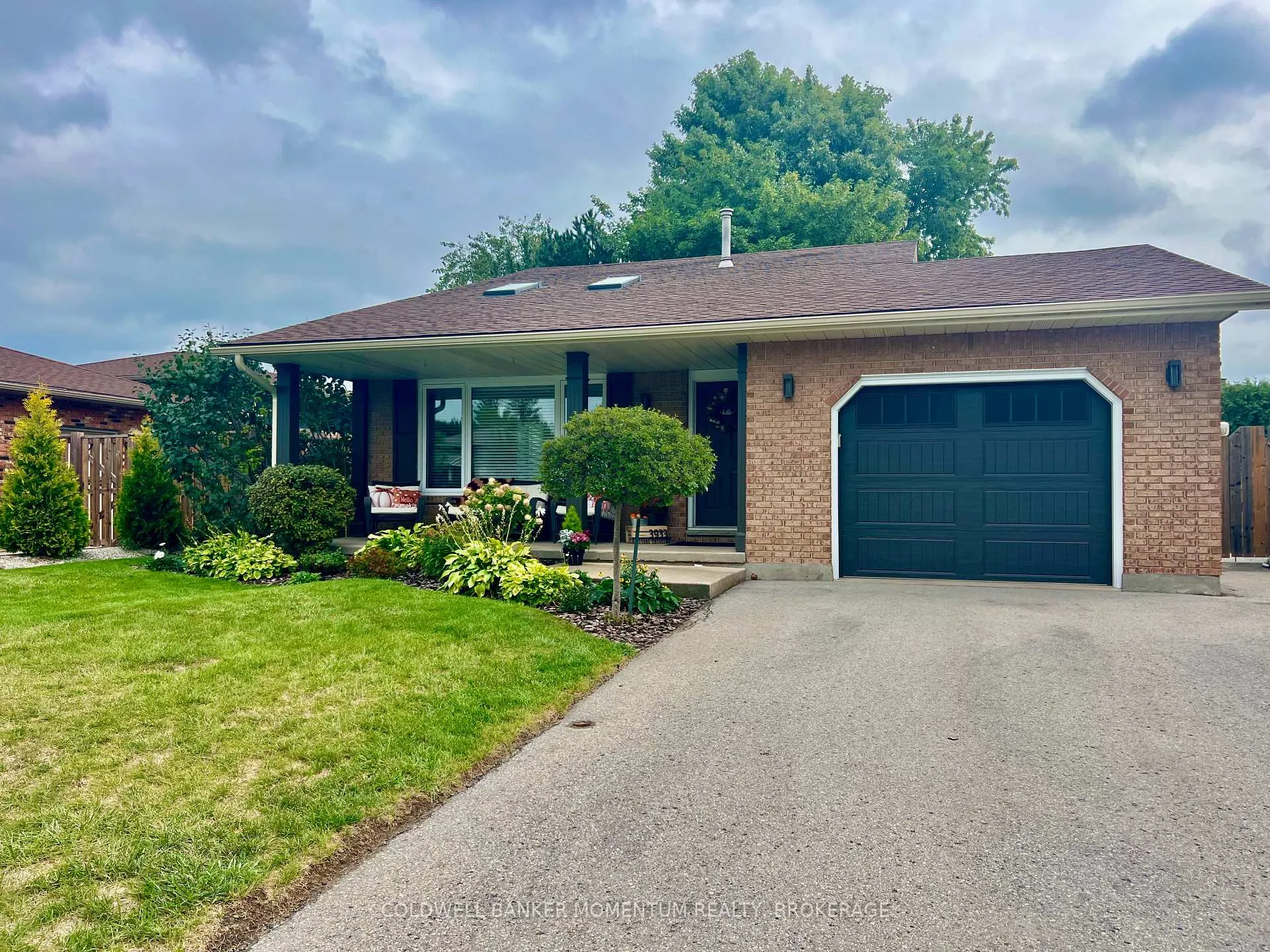 Front of 3933 Vineyard Crescent