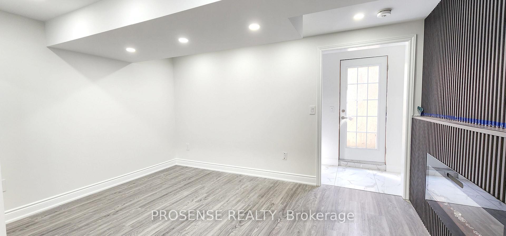 Photo 6 of 67 Holcomb Terrace, Hamilton, Waterdown — HOMEH