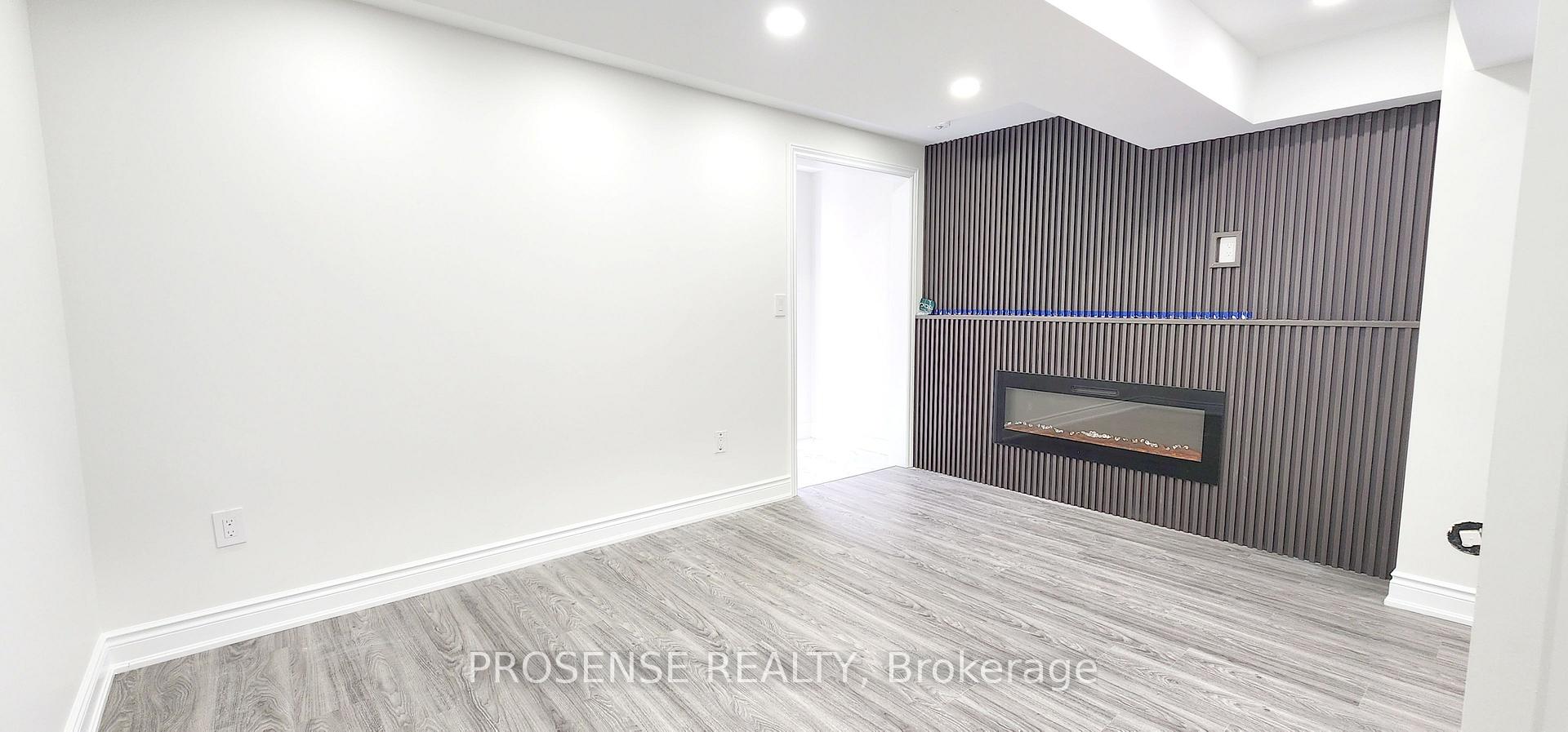 Photo 7 of 67 Holcomb Terrace, Hamilton, Waterdown — HOMEH