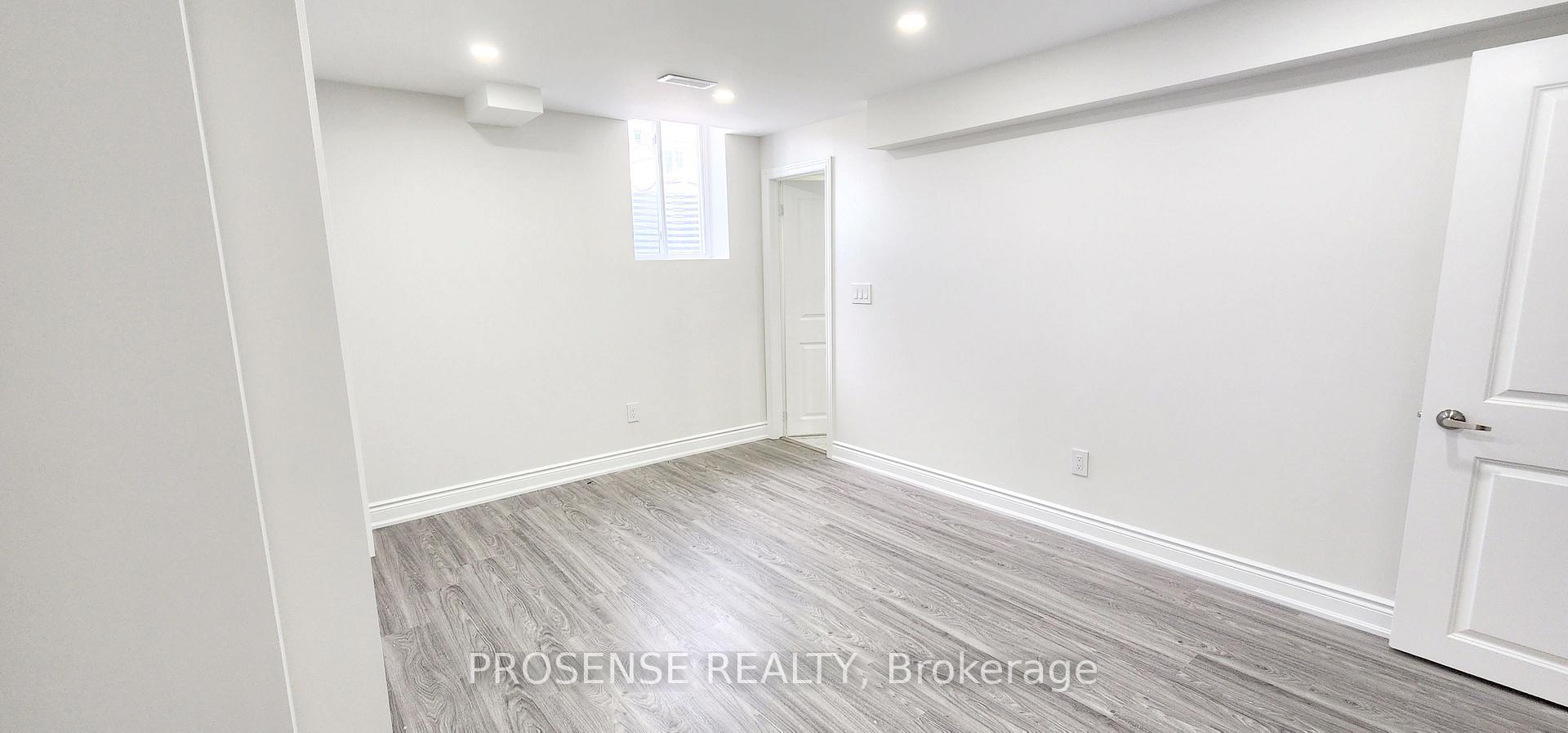 Photo 15 of 67 Holcomb Terrace, Hamilton, Waterdown — HOMEH