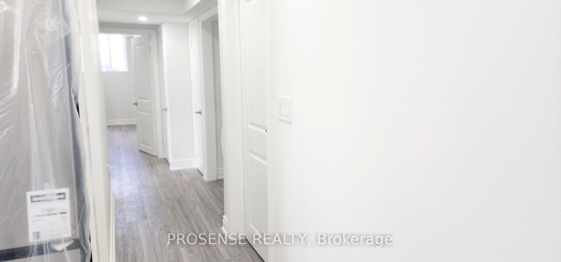 Photo 17 of 67 Holcomb Terrace, Hamilton, Waterdown — HOMEH