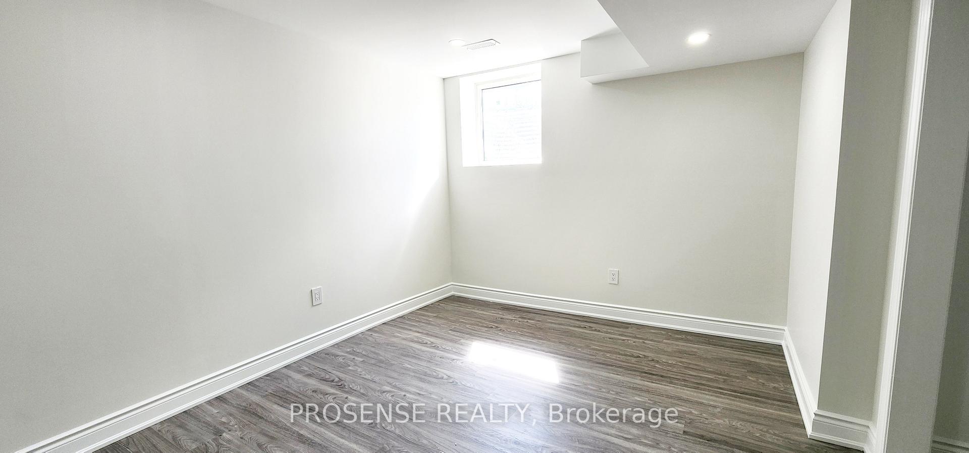 Photo 25 of 67 Holcomb Terrace, Hamilton, Waterdown — HOMEH