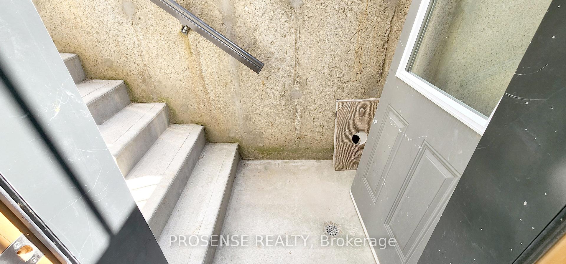 Photo 45 of 67 Holcomb Terrace, Hamilton, Waterdown — HOMEH