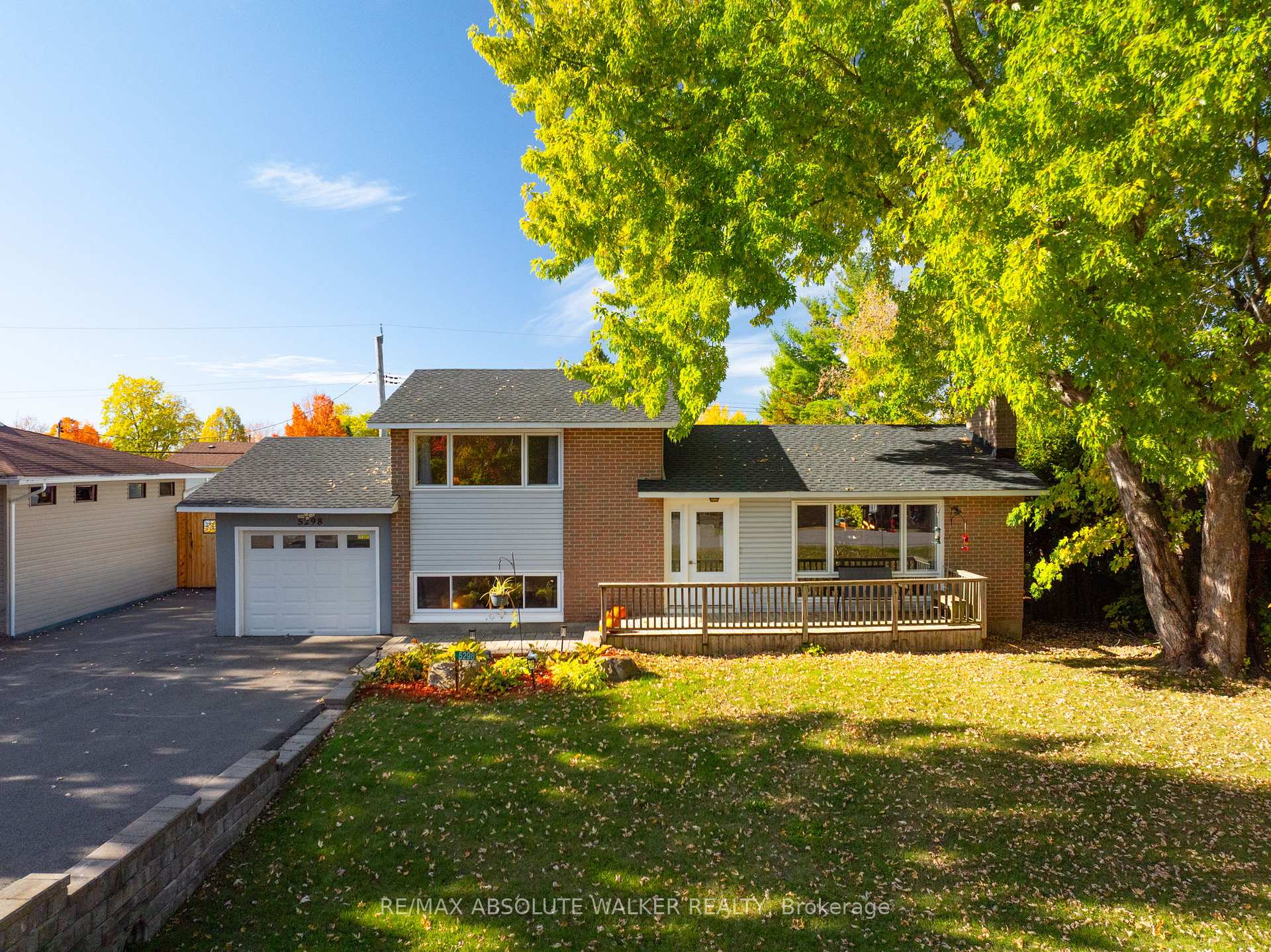 Photo 1 of 5298 Hillcrest Drive, Ottawa, Manotick Long Island & Nicholls Island — HOMEH