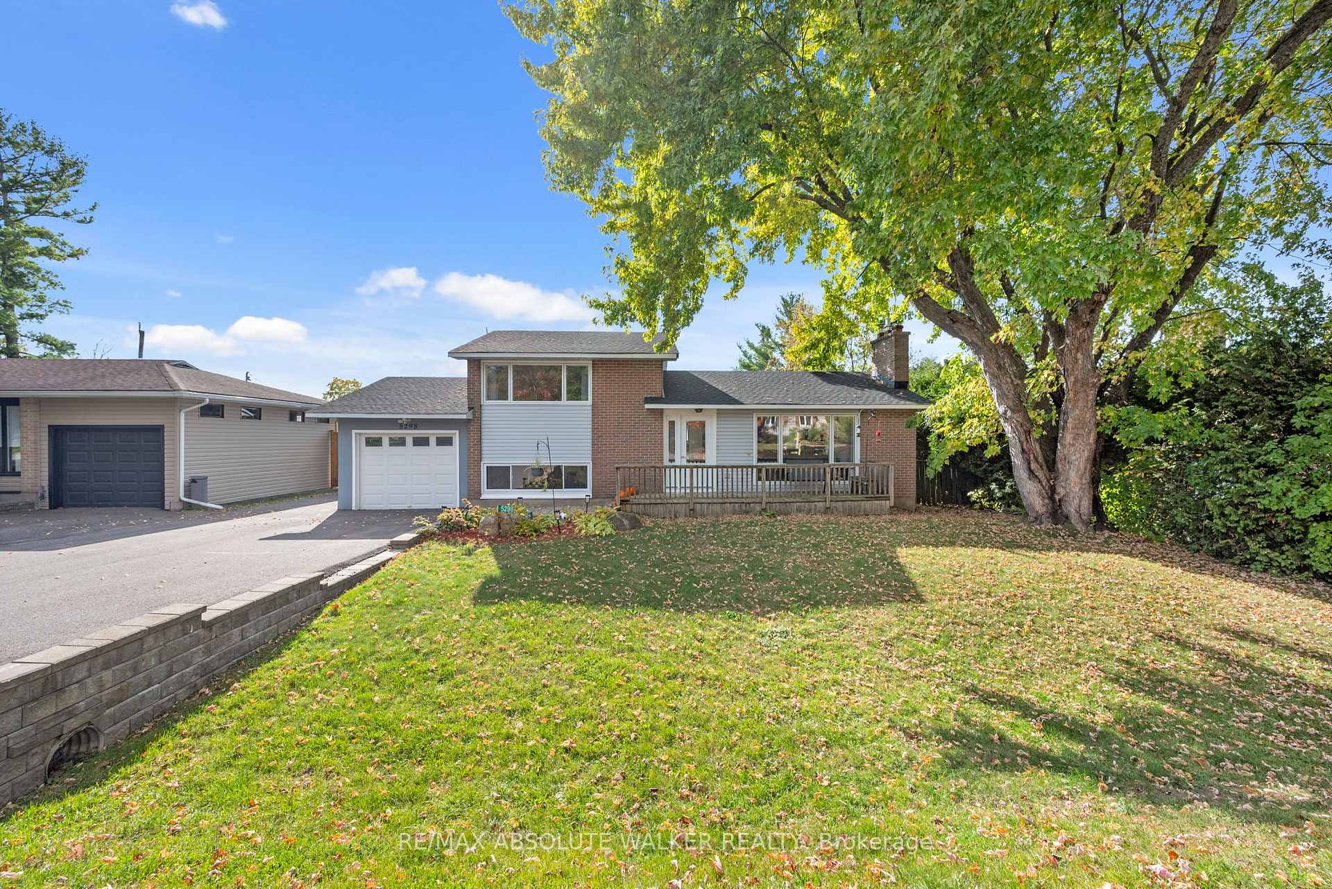 Photo 2 of 5298 Hillcrest Drive, Ottawa, Manotick Long Island & Nicholls Island — HOMEH