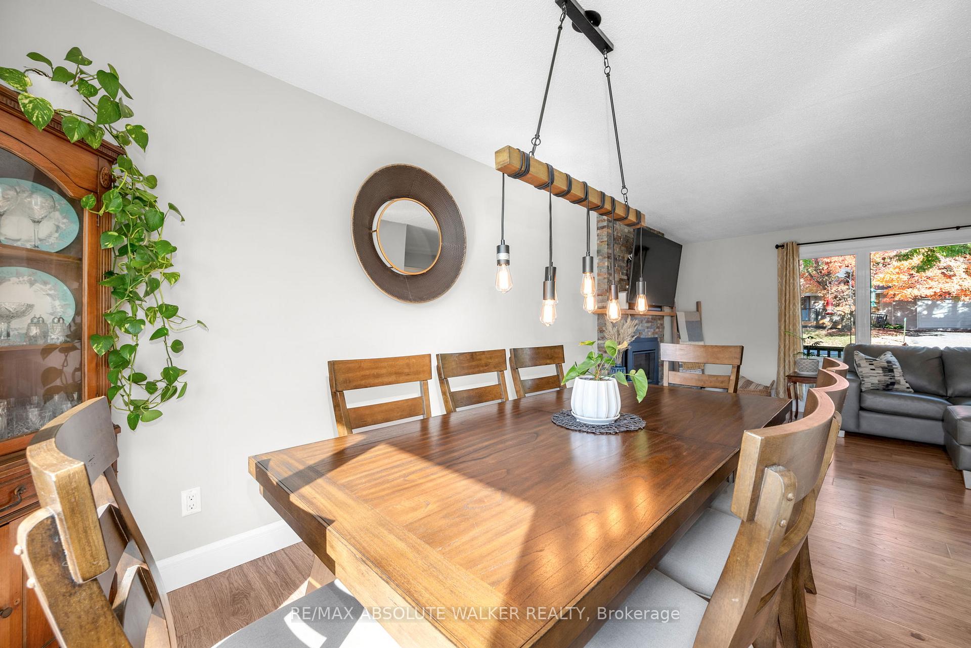 Photo 9 of 5298 Hillcrest Drive, Ottawa, Manotick Long Island & Nicholls Island — HOMEH