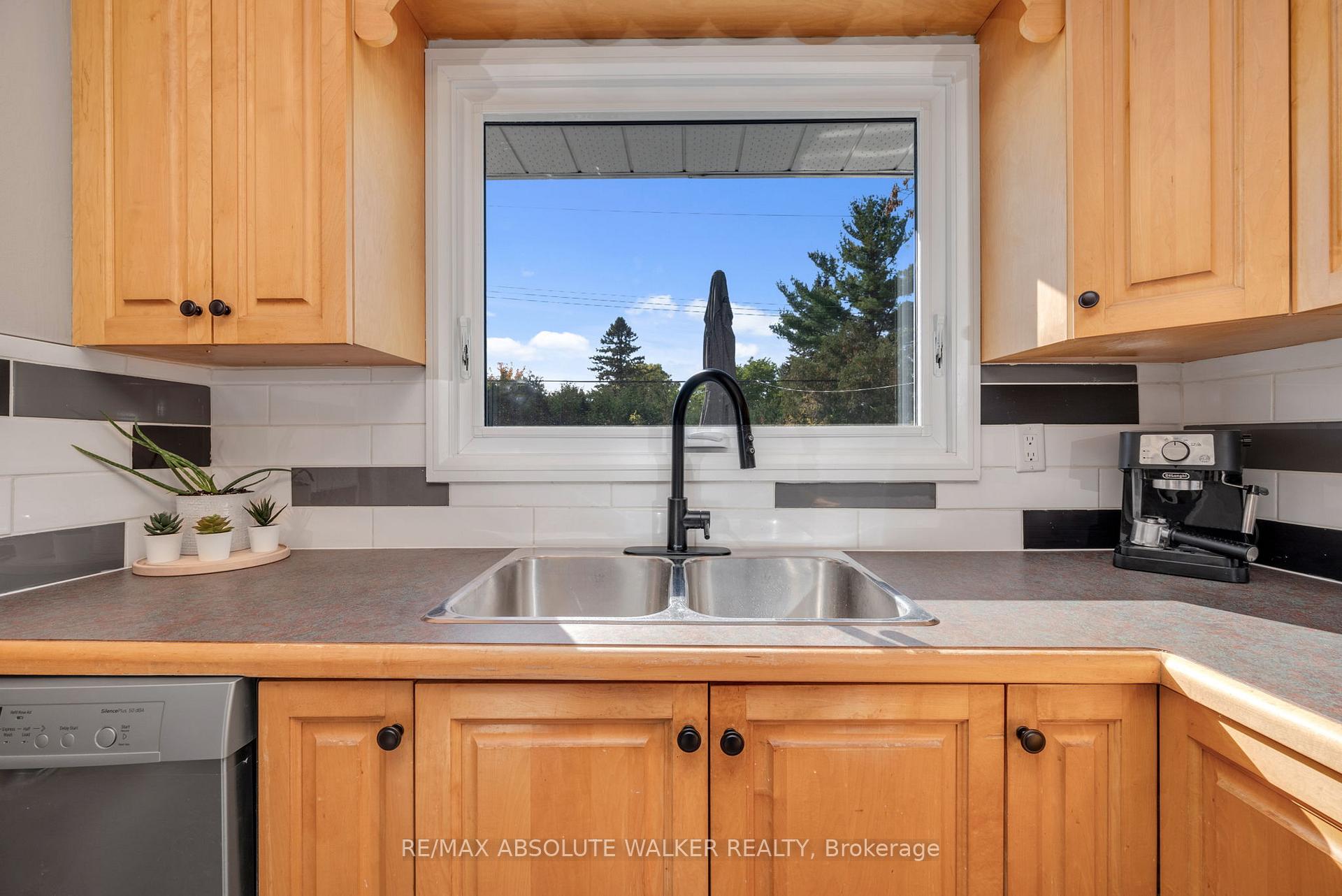 Photo 12 of 5298 Hillcrest Drive, Ottawa, Manotick Long Island & Nicholls Island — HOMEH