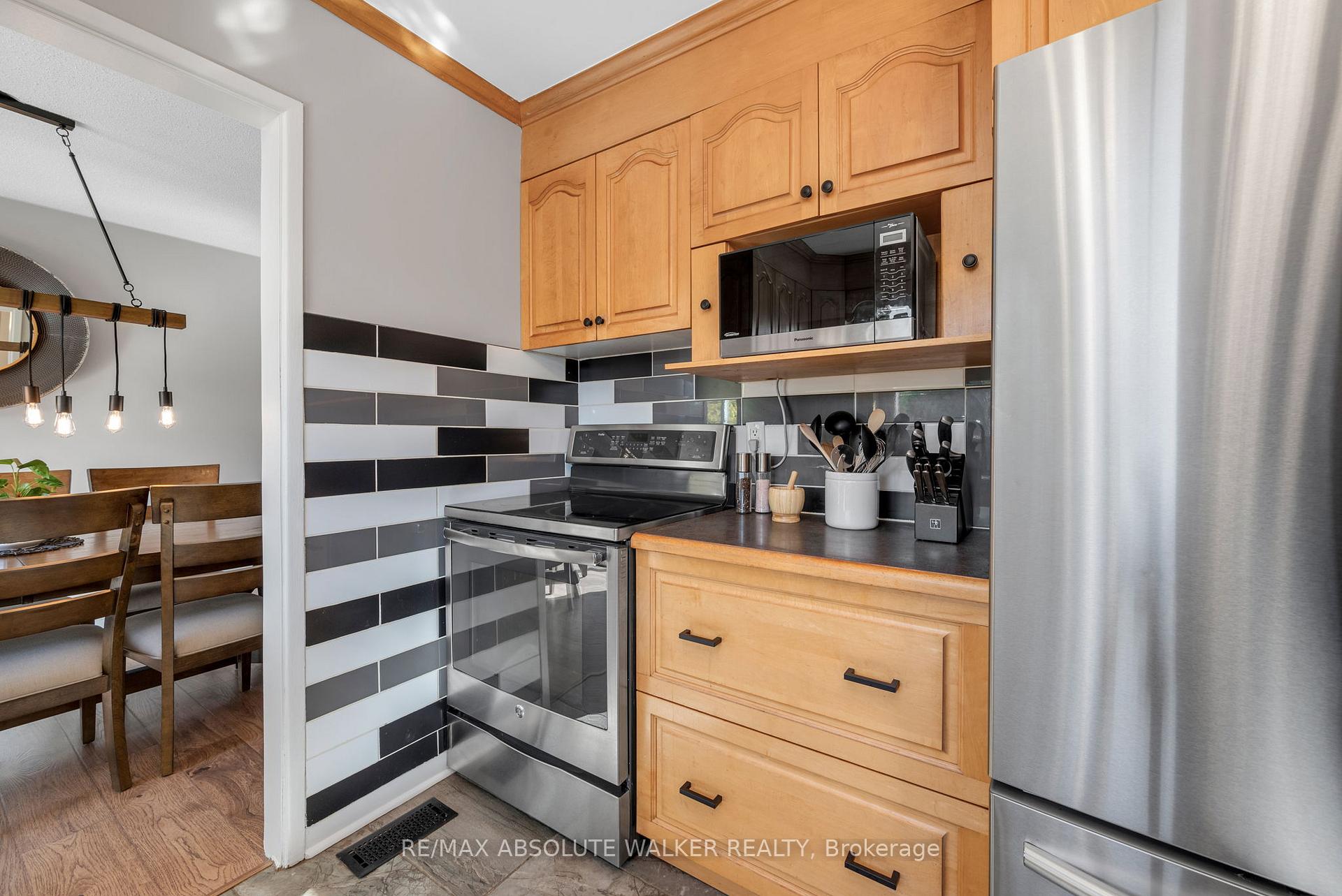Photo 13 of 5298 Hillcrest Drive, Ottawa, Manotick Long Island & Nicholls Island — HOMEH