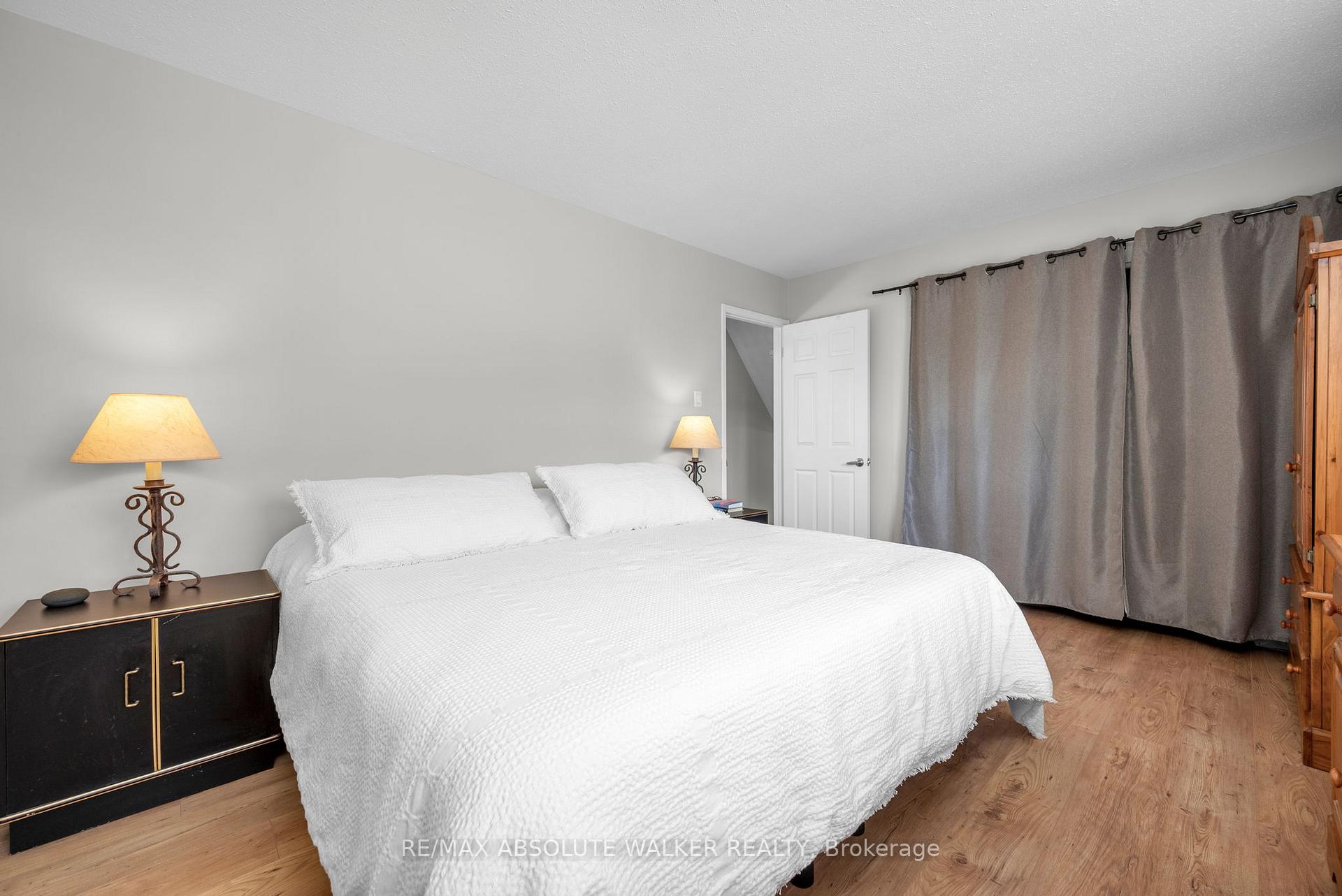 Photo 15 of 5298 Hillcrest Drive, Ottawa, Manotick Long Island & Nicholls Island — HOMEH