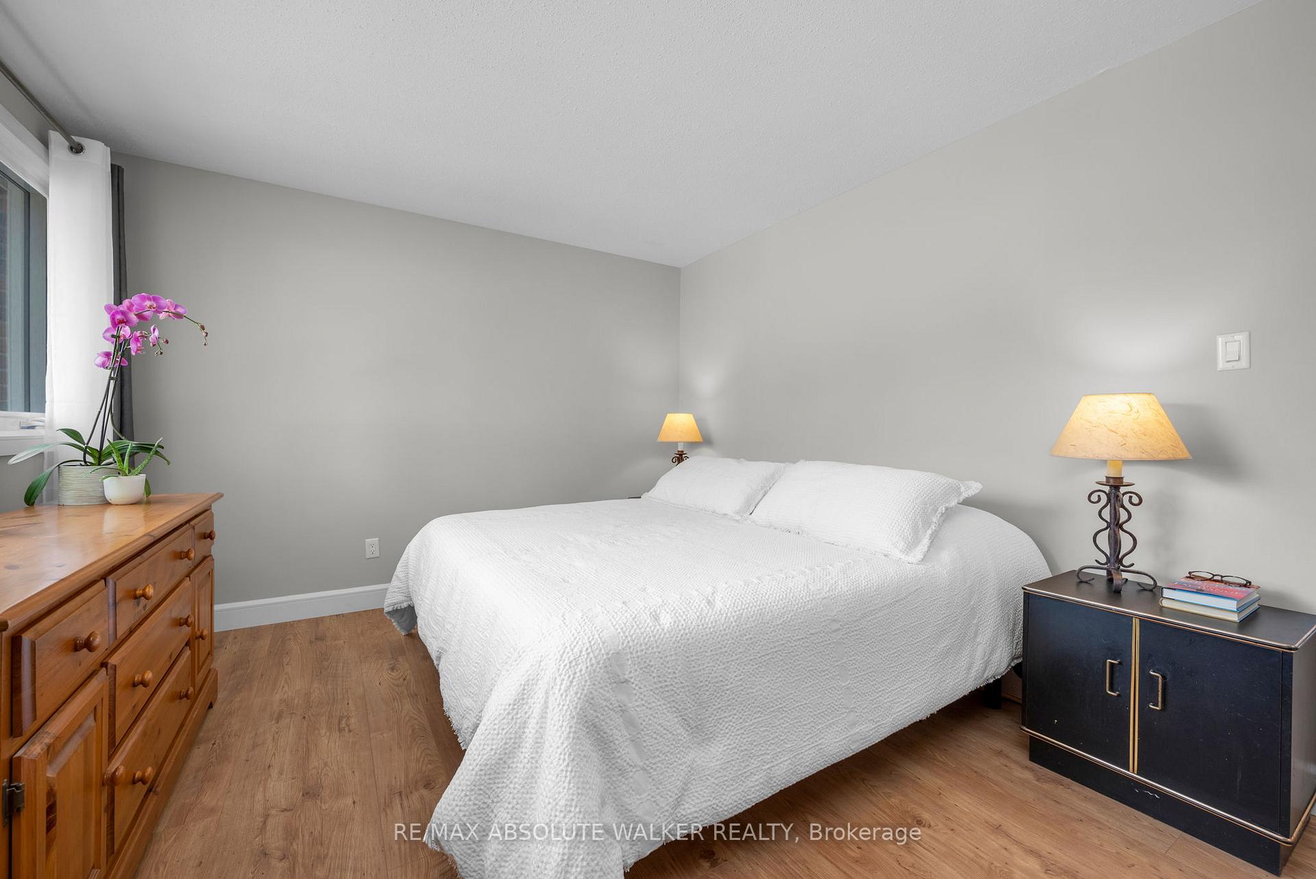 Photo 16 of 5298 Hillcrest Drive, Ottawa, Manotick Long Island & Nicholls Island — HOMEH