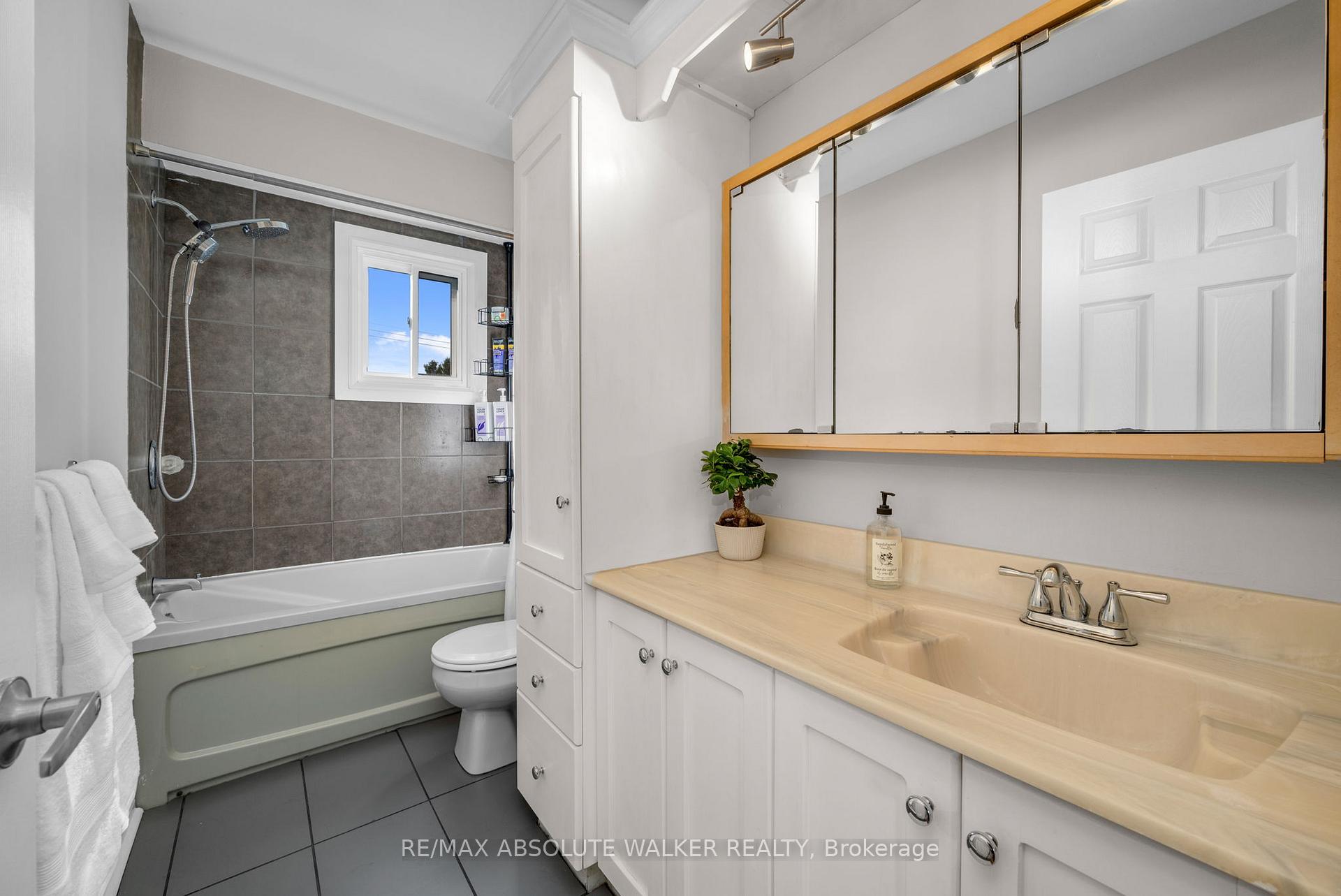 Photo 17 of 5298 Hillcrest Drive, Ottawa, Manotick Long Island & Nicholls Island — HOMEH