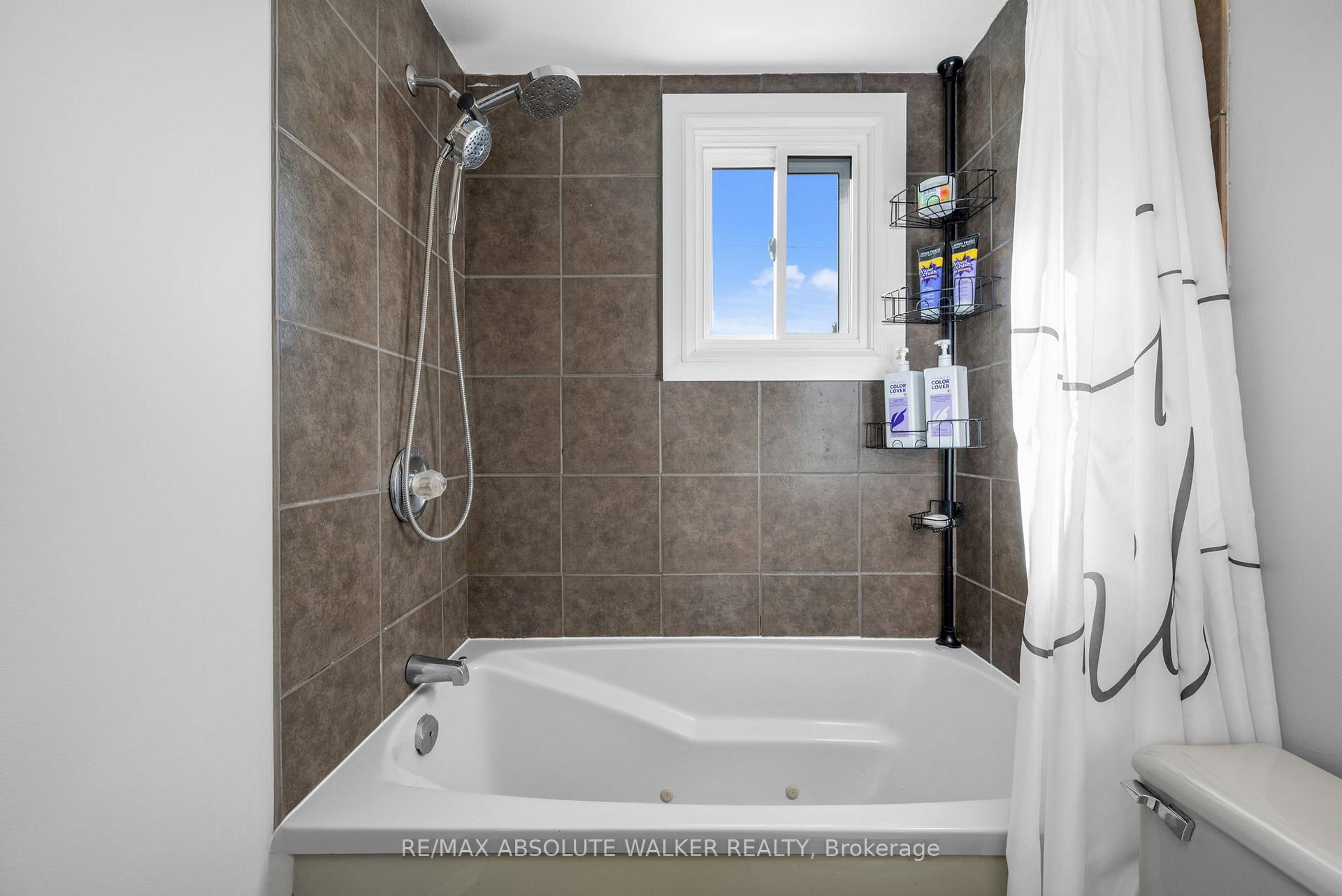 Photo 18 of 5298 Hillcrest Drive, Ottawa, Manotick Long Island & Nicholls Island — HOMEH