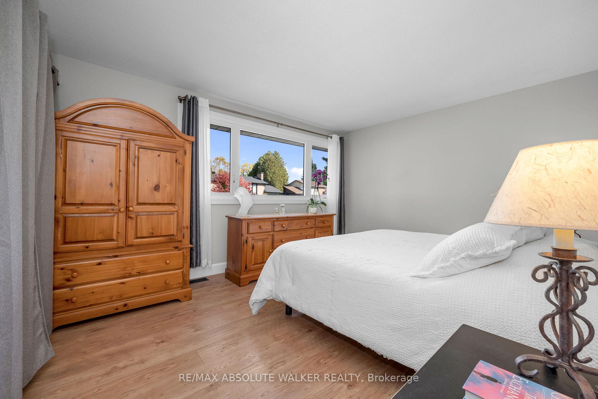 Photo 19 of 5298 Hillcrest Drive, Ottawa, Manotick Long Island & Nicholls Island — HOMEH