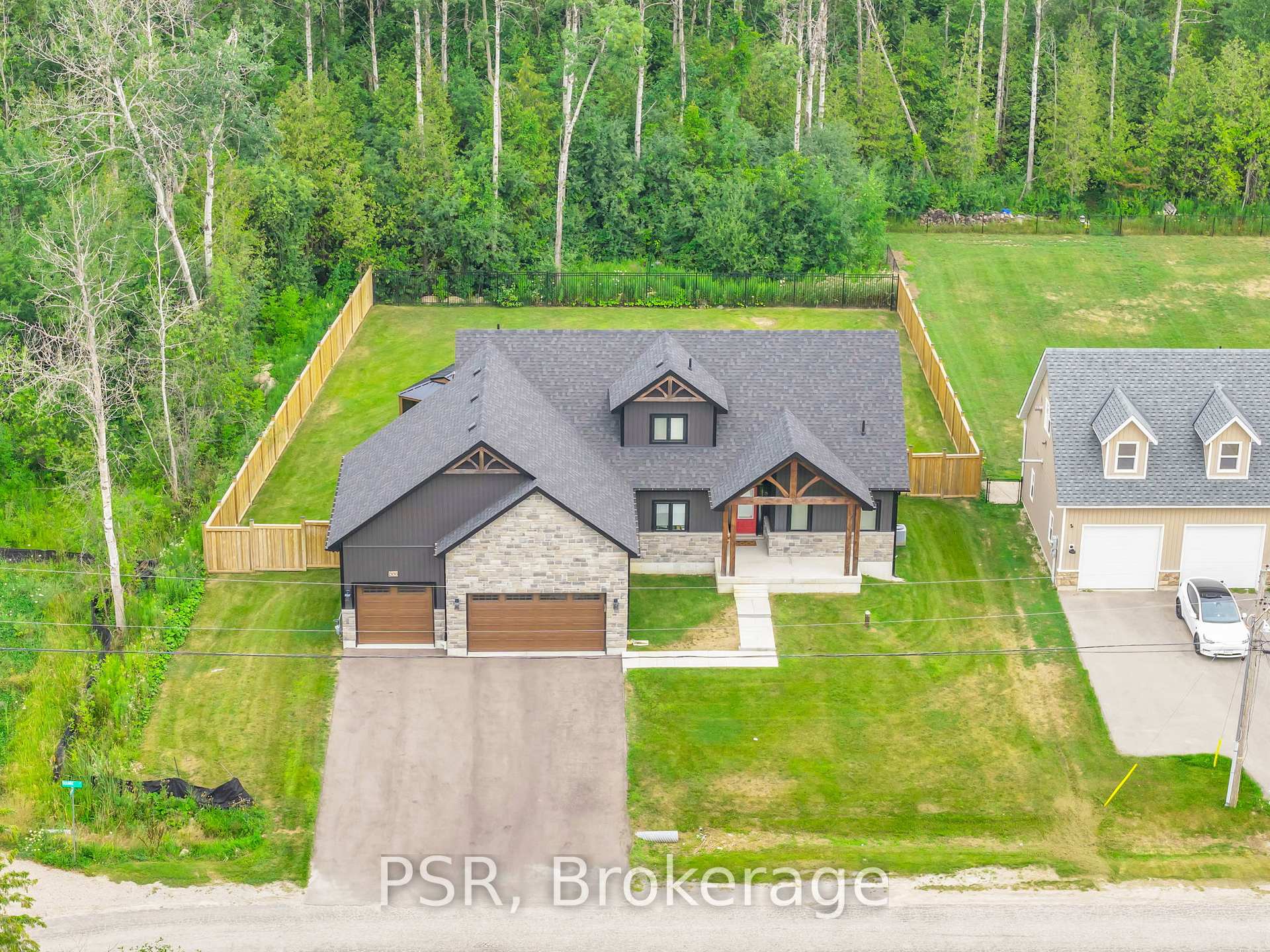 Photo 2 of 1306 Squire Street, Innisfil, Lefroy — HOMEH