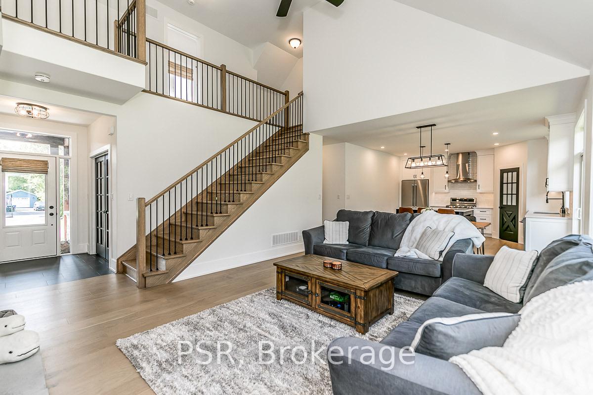 Photo 11 of 1306 Squire Street, Innisfil, Lefroy — HOMEH