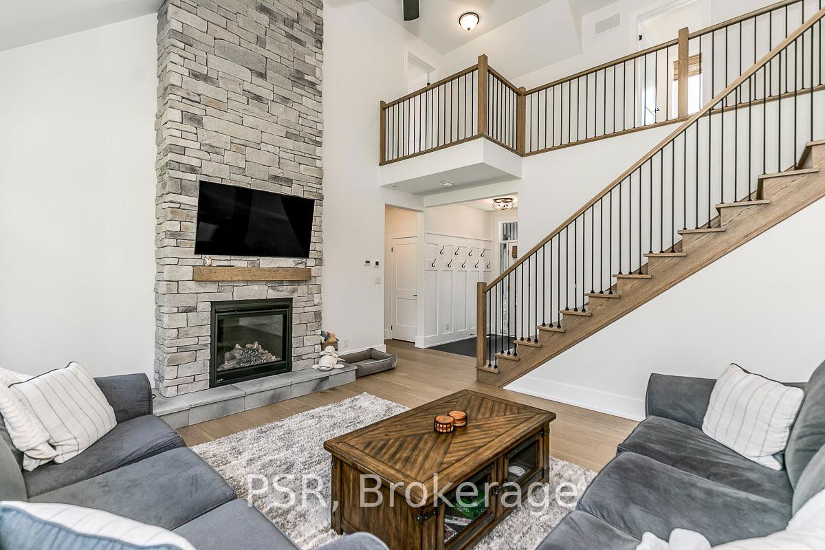 Photo 12 of 1306 Squire Street, Innisfil, Lefroy — HOMEH