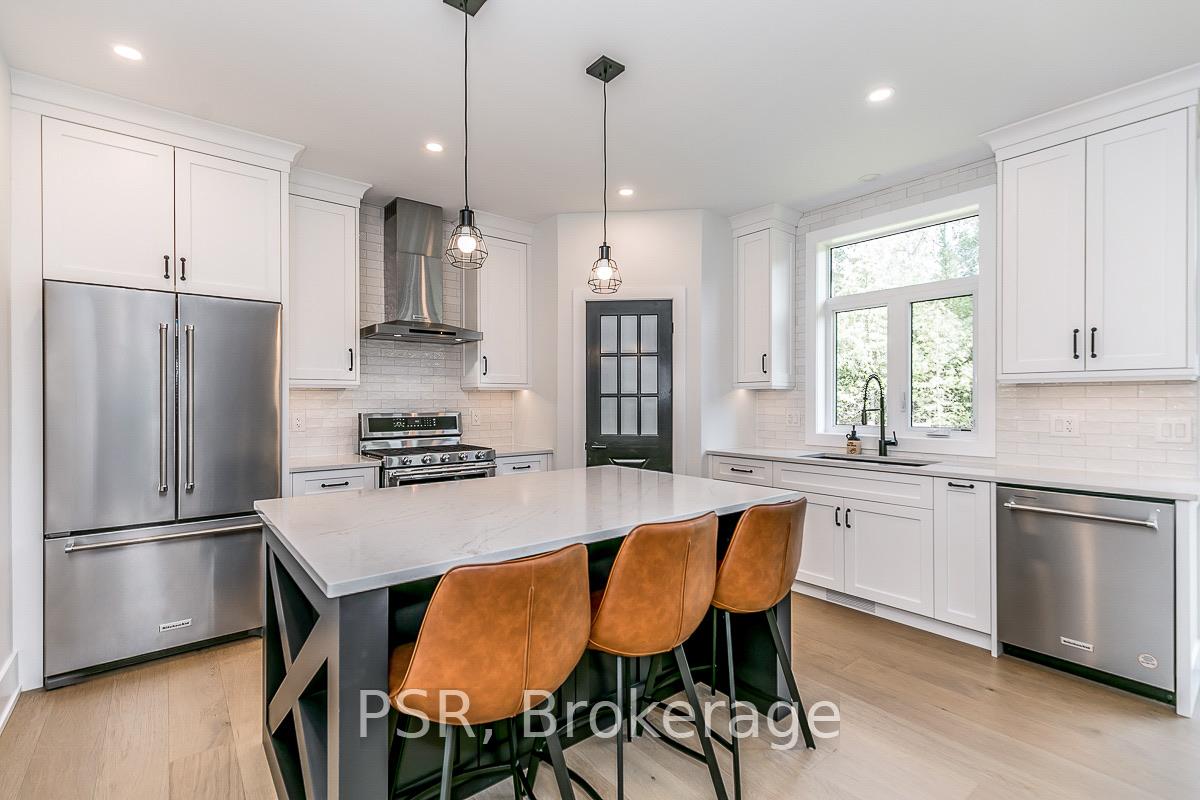 Photo 16 of 1306 Squire Street, Innisfil, Lefroy — HOMEH