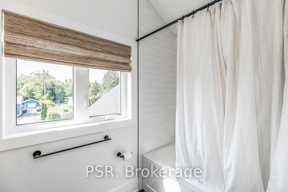 Photo 24 of 1306 Squire Street, Innisfil, Lefroy — HOMEH