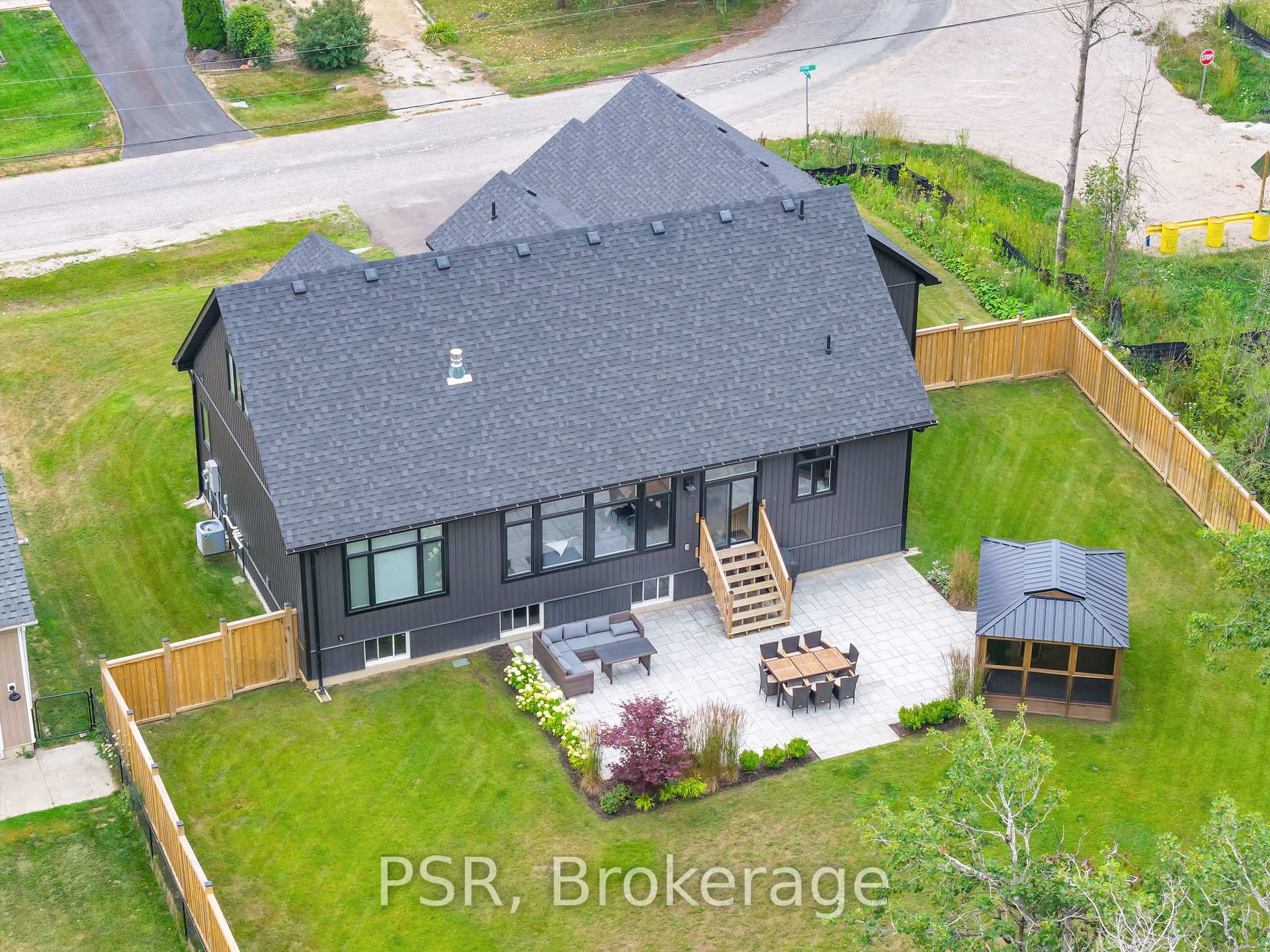 Photo 35 of 1306 Squire Street, Innisfil, Lefroy — HOMEH