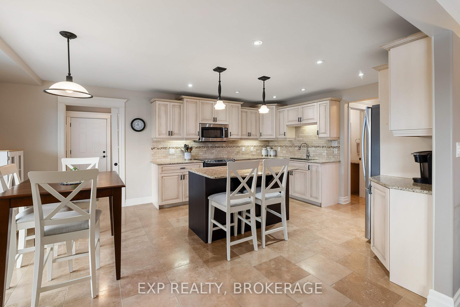 Photo 15 of 132 Kildare Avenue, Loyalist, Amherstview — HOMEH