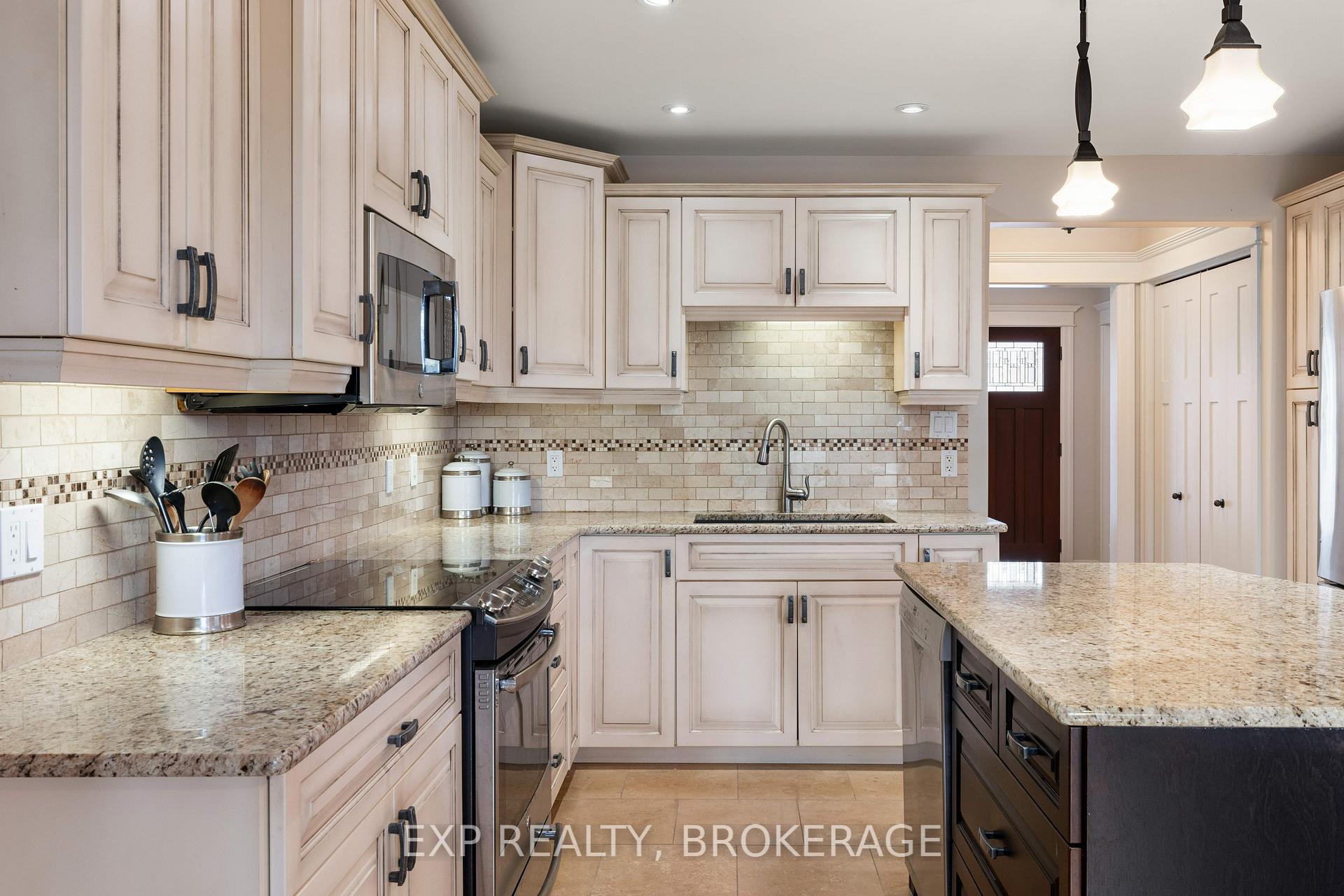 Photo 16 of 132 Kildare Avenue, Loyalist, Amherstview — HOMEH