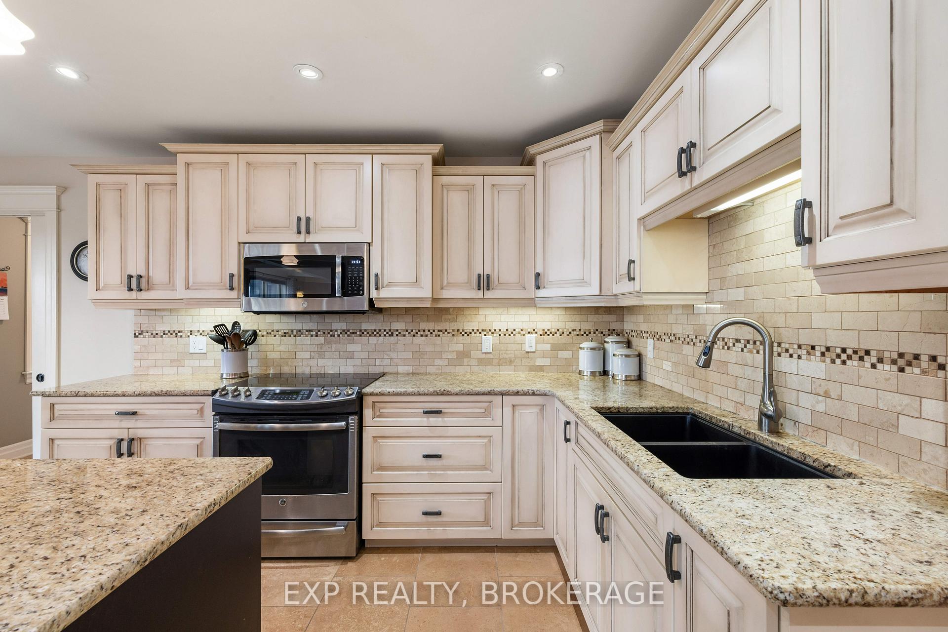 Photo 17 of 132 Kildare Avenue, Loyalist, Amherstview — HOMEH