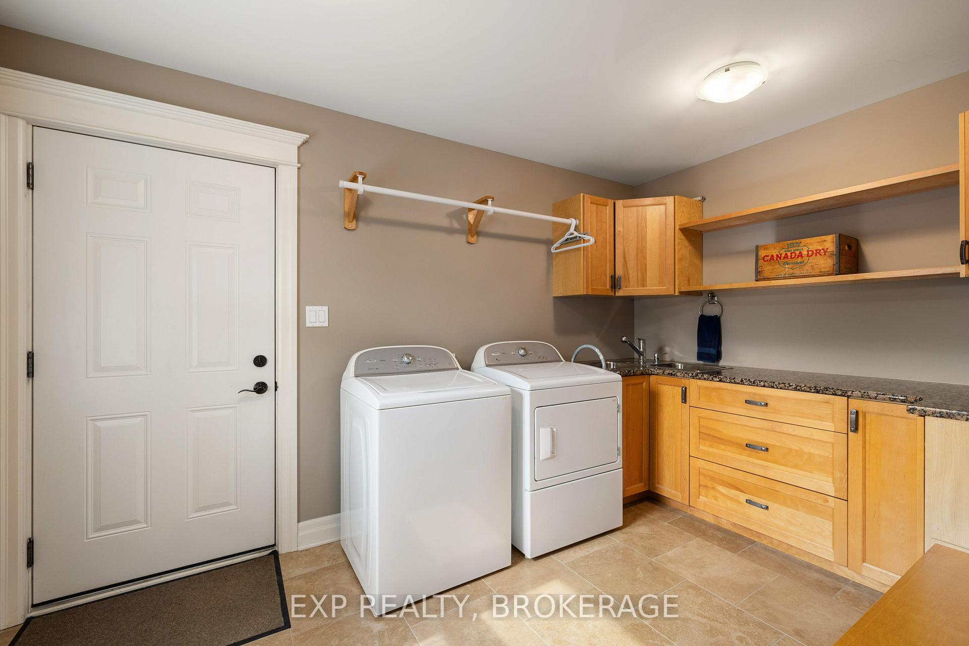 Photo 19 of 132 Kildare Avenue, Loyalist, Amherstview — HOMEH