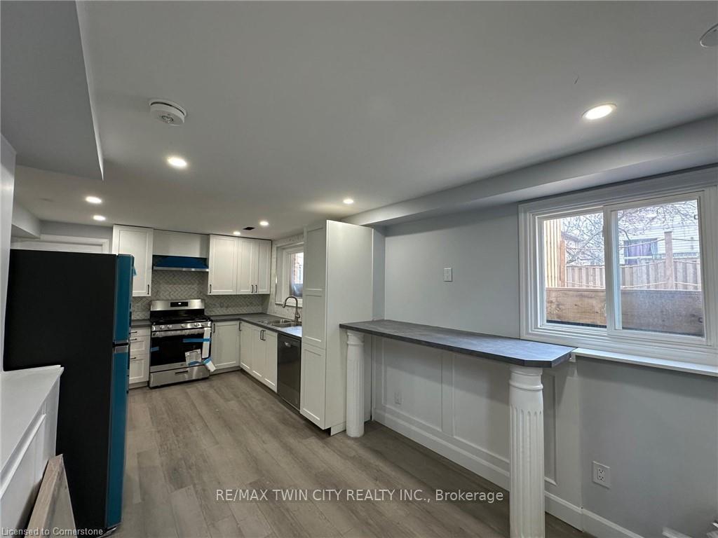 Photo 6 of Unit B, 8 Roseneath Crescent, Kitchener — HOMEH