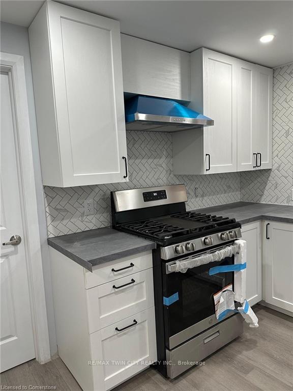 Photo 8 of Unit B, 8 Roseneath Crescent, Kitchener — HOMEH