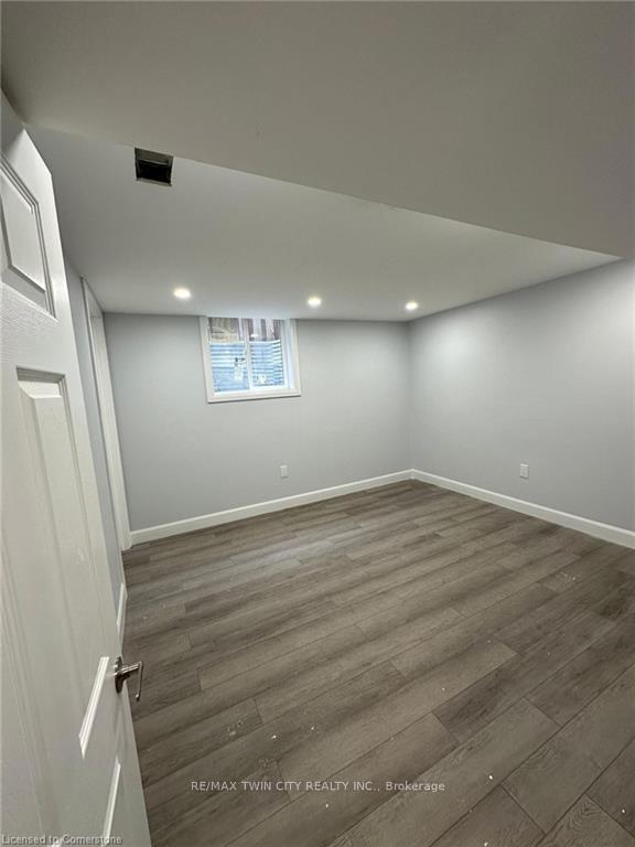 Photo 9 of Unit B, 8 Roseneath Crescent, Kitchener — HOMEH
