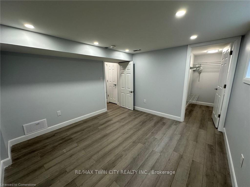 Photo 10 of Unit B, 8 Roseneath Crescent, Kitchener — HOMEH