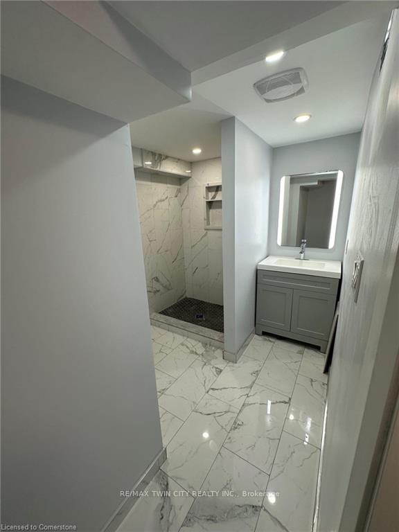 Photo 14 of Unit B, 8 Roseneath Crescent, Kitchener — HOMEH
