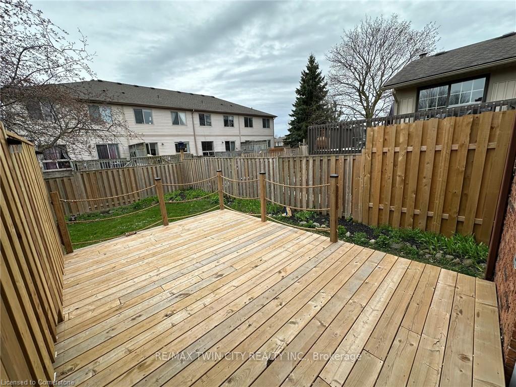 Photo 15 of Unit B, 8 Roseneath Crescent, Kitchener — HOMEH