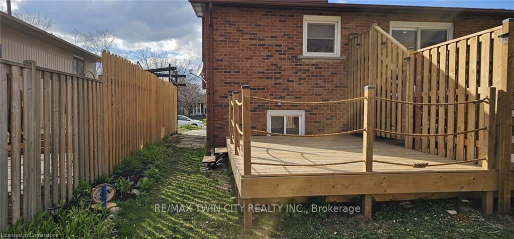 Photo 16 of Unit B, 8 Roseneath Crescent, Kitchener — HOMEH