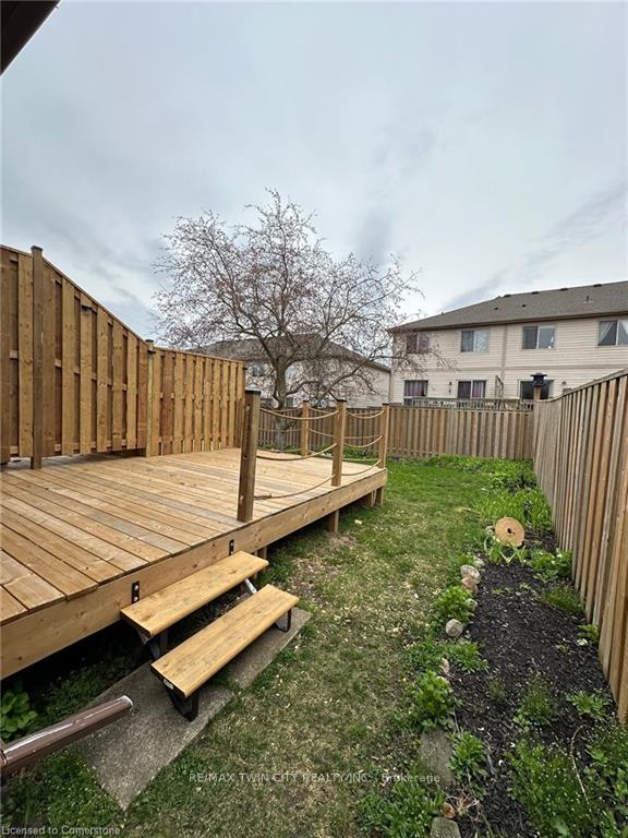 Photo 17 of Unit B, 8 Roseneath Crescent, Kitchener — HOMEH