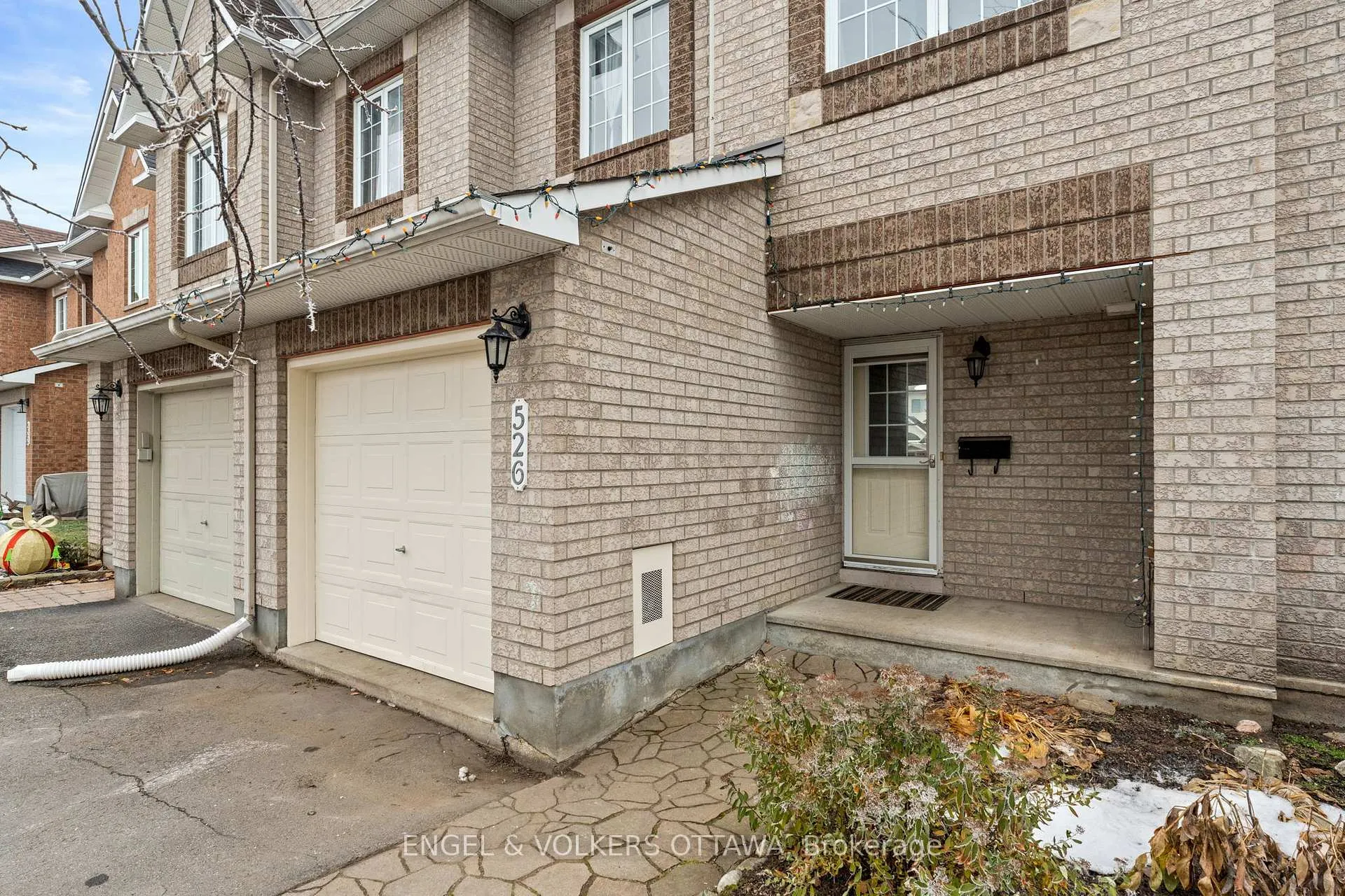 Photo 4 of 526 Meadowbreeze Drive, Ottawa, Kanata - Emerald Meadows/Trailwest — HOMEH