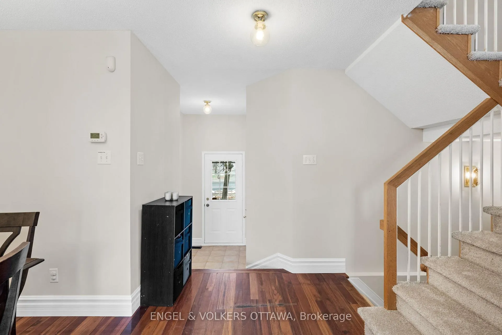 Photo 6 of 526 Meadowbreeze Drive, Ottawa, Kanata - Emerald Meadows/Trailwest — HOMEH