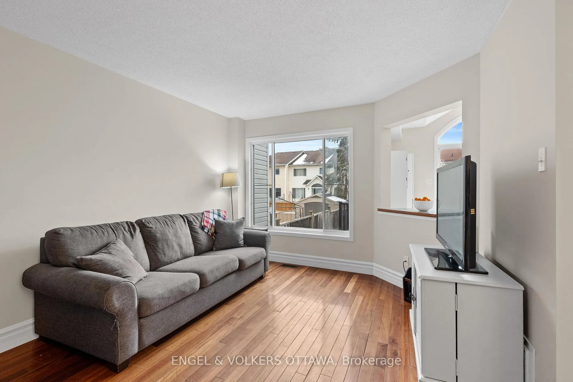 Photo 9 of 526 Meadowbreeze Drive, Ottawa, Kanata - Emerald Meadows/Trailwest — HOMEH