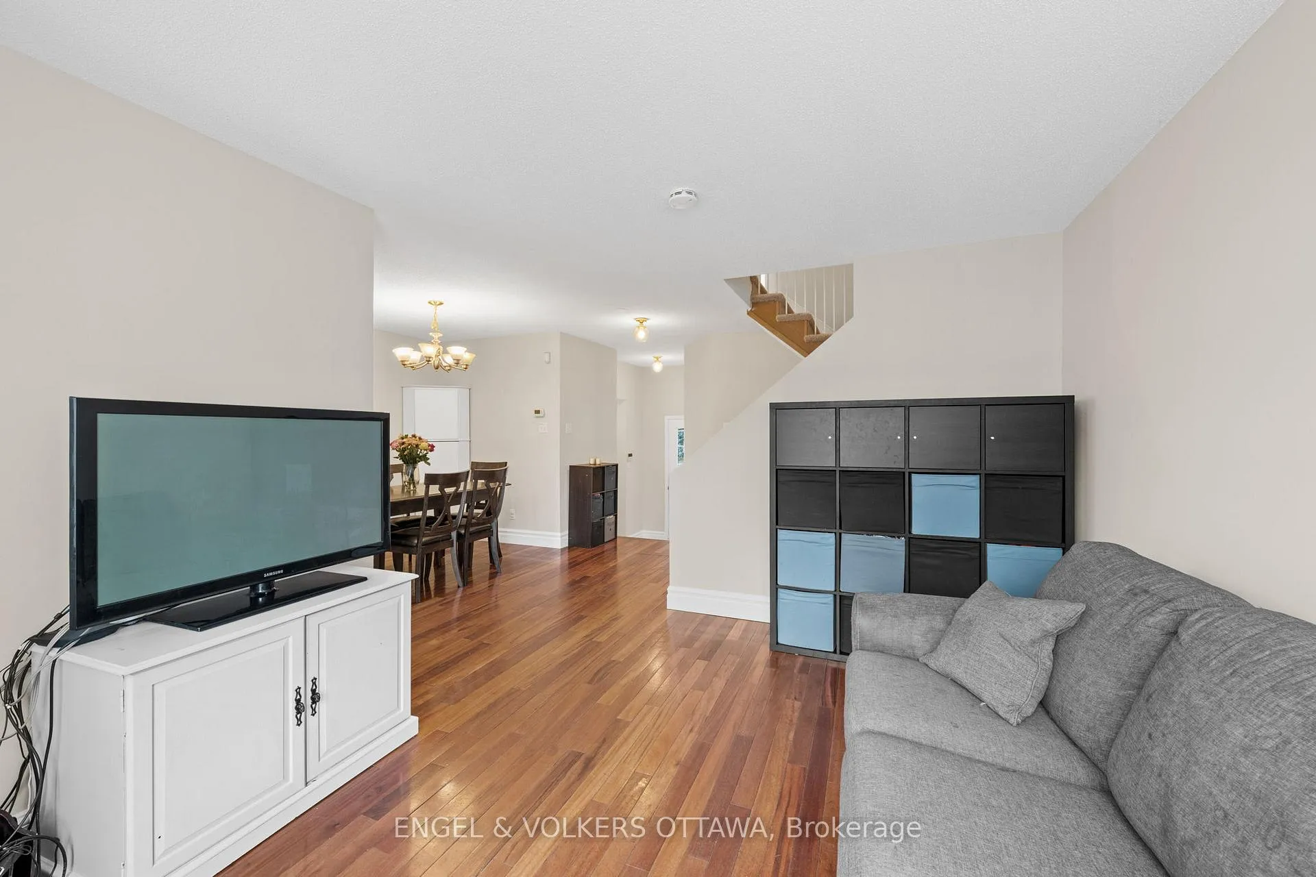 Photo 11 of 526 Meadowbreeze Drive, Ottawa, Kanata - Emerald Meadows/Trailwest — HOMEH