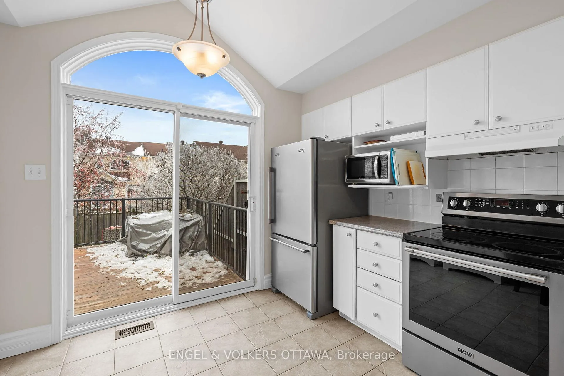 Photo 13 of 526 Meadowbreeze Drive, Ottawa, Kanata - Emerald Meadows/Trailwest — HOMEH