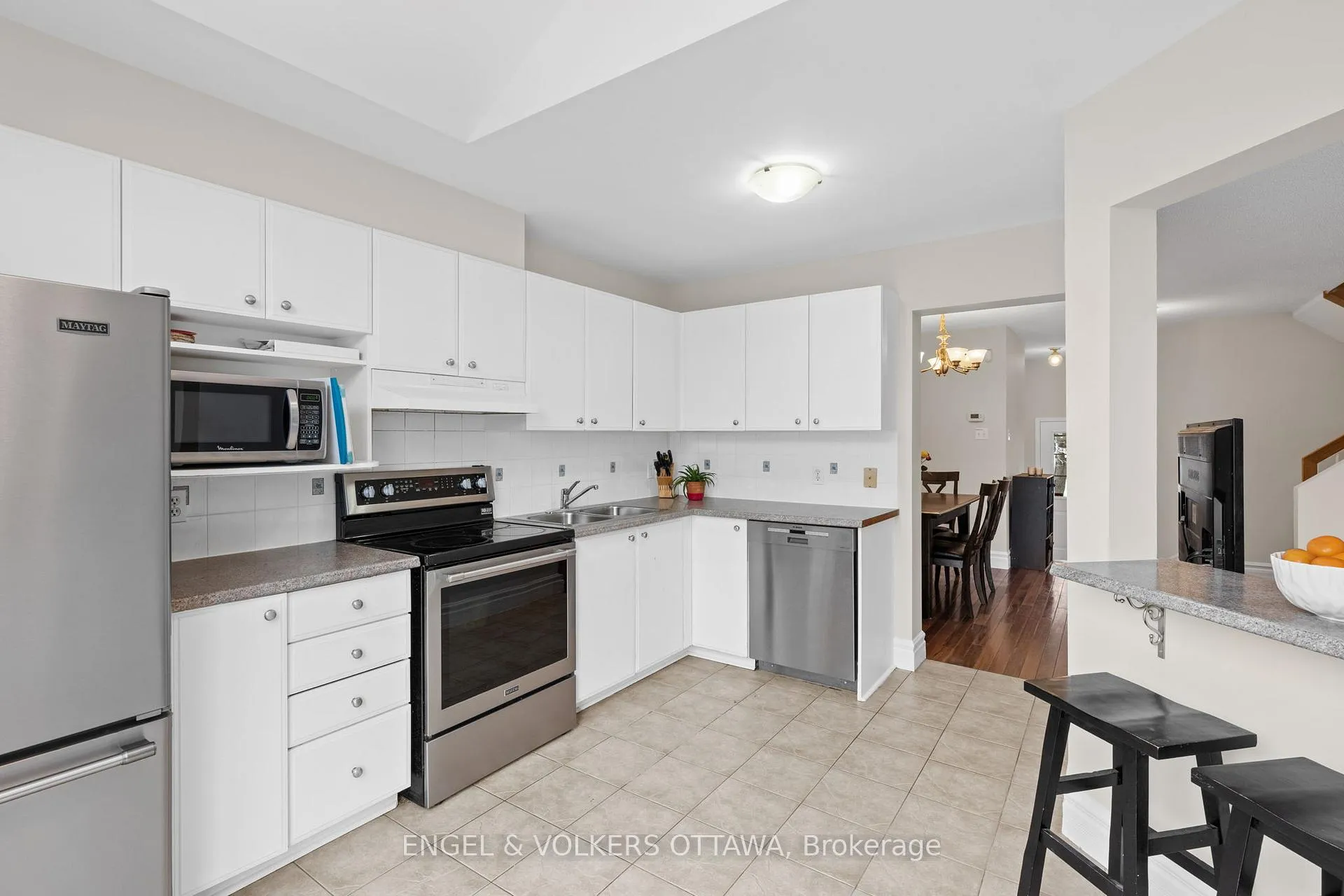 Photo 14 of 526 Meadowbreeze Drive, Ottawa, Kanata - Emerald Meadows/Trailwest — HOMEH