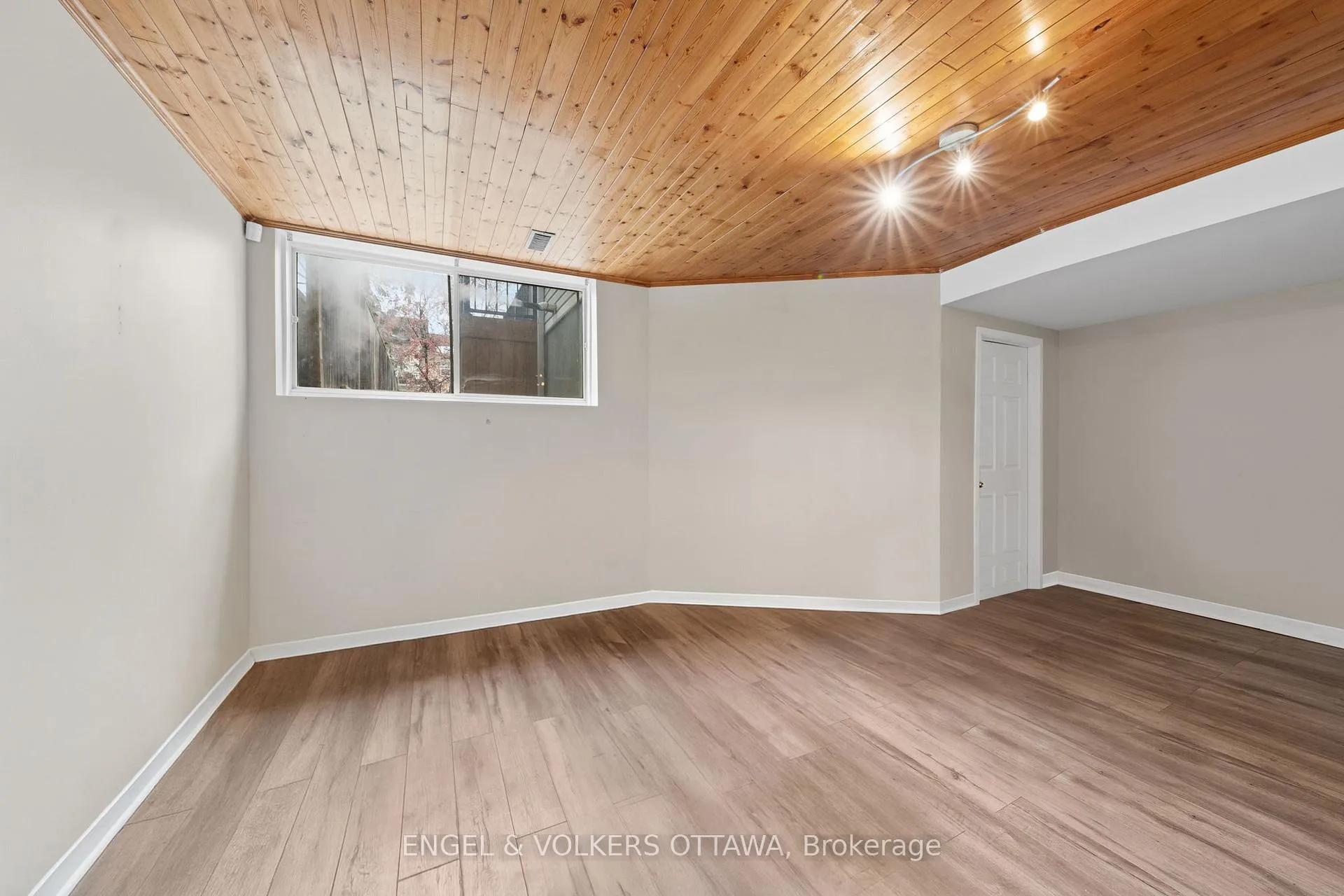 Photo 27 of 526 Meadowbreeze Drive, Ottawa, Kanata - Emerald Meadows/Trailwest — HOMEH