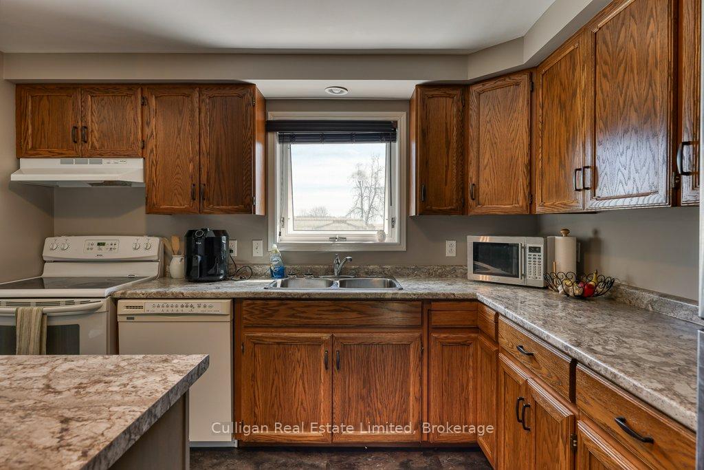 Photo 8 of 110 Main Street, Kincardine — HOMEH