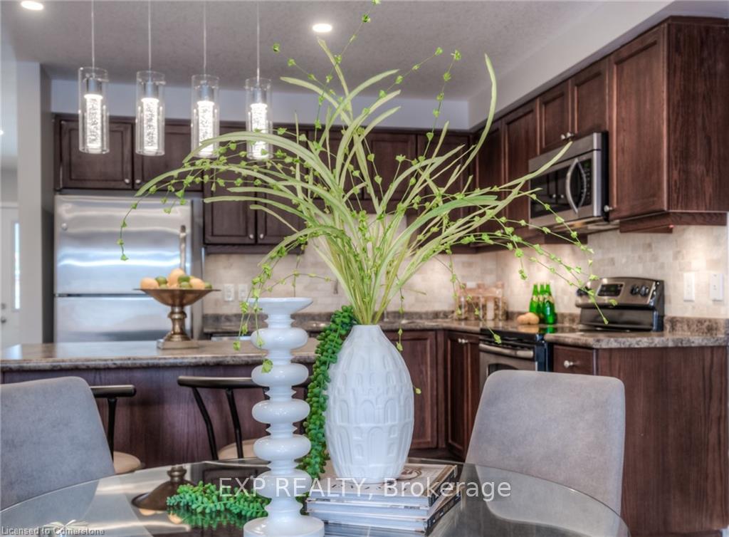 Photo 10 of 30 Machado Street, Kitchener, Huron Park — HOMEH