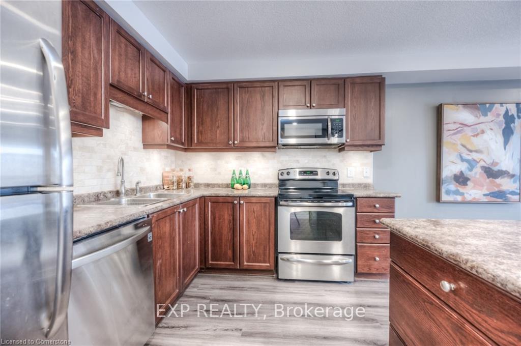 Photo 14 of 30 Machado Street, Kitchener, Huron Park — HOMEH