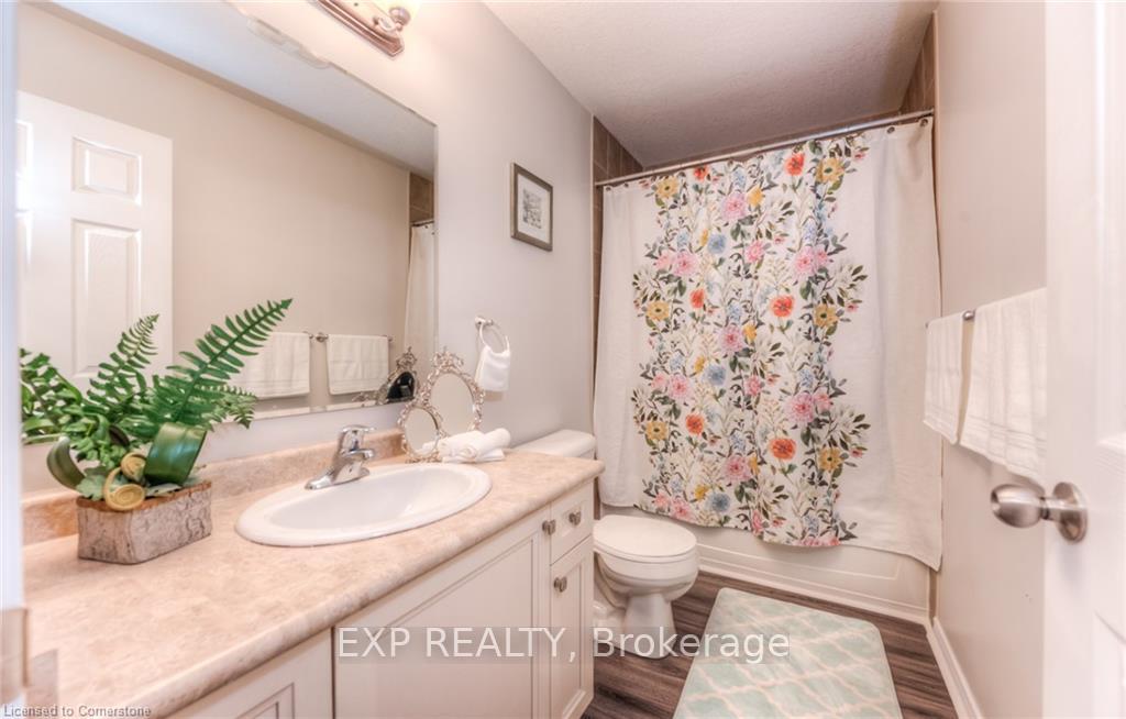 Photo 22 of 30 Machado Street, Kitchener, Huron Park — HOMEH