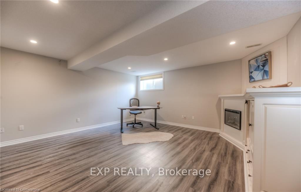 Photo 24 of 30 Machado Street, Kitchener, Huron Park — HOMEH