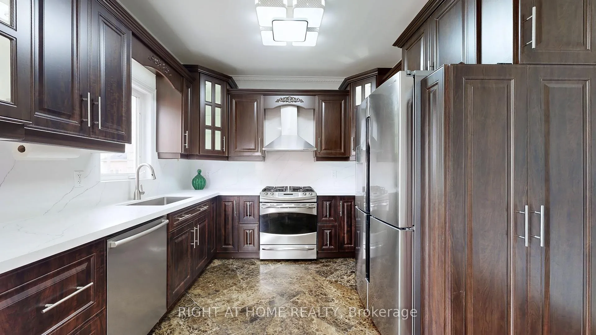 Photo 10 of 419 Elson Street, Markham, Cedarwood — HOMEH